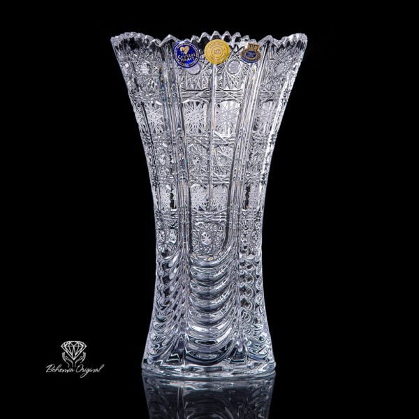 Elegant H205mm Hand-Cut Crystal Vase – A Timeless Czech Masterpiece for Your Home